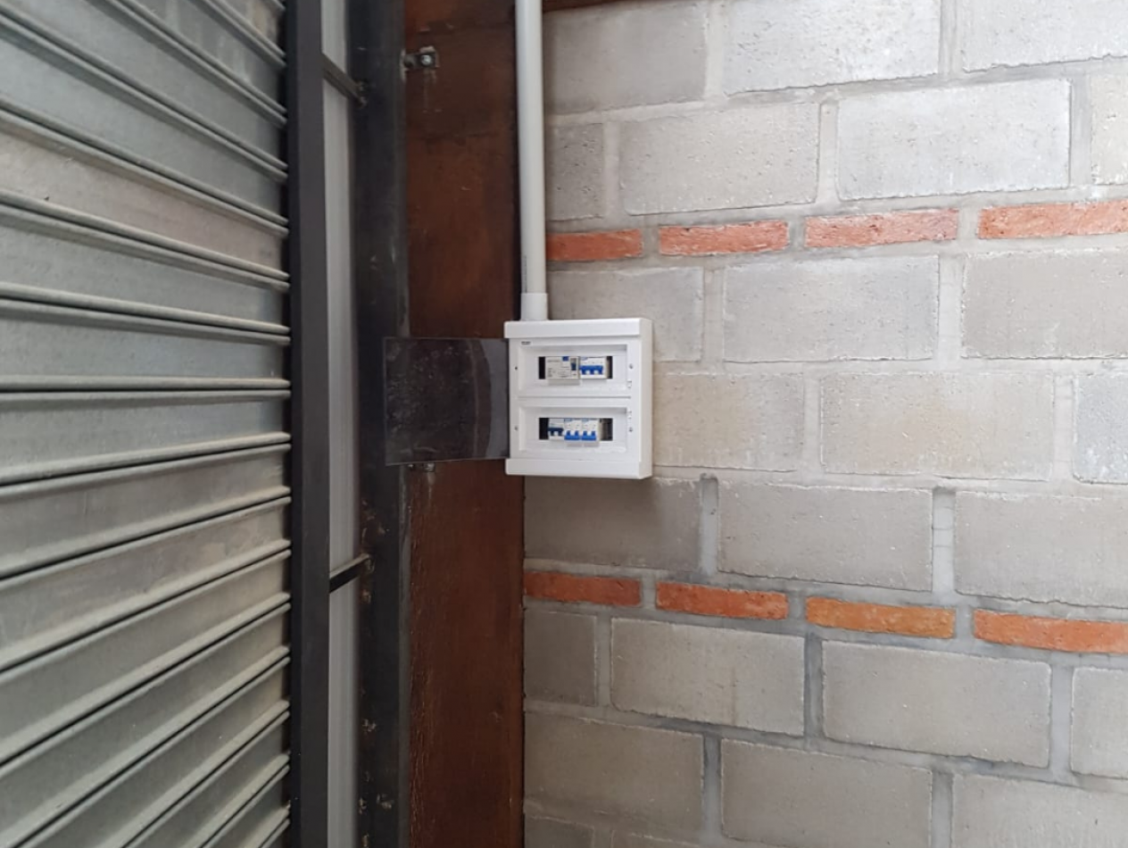 ALQUILER GALPON COMPLEJO EMPRESARIAL ARENALES