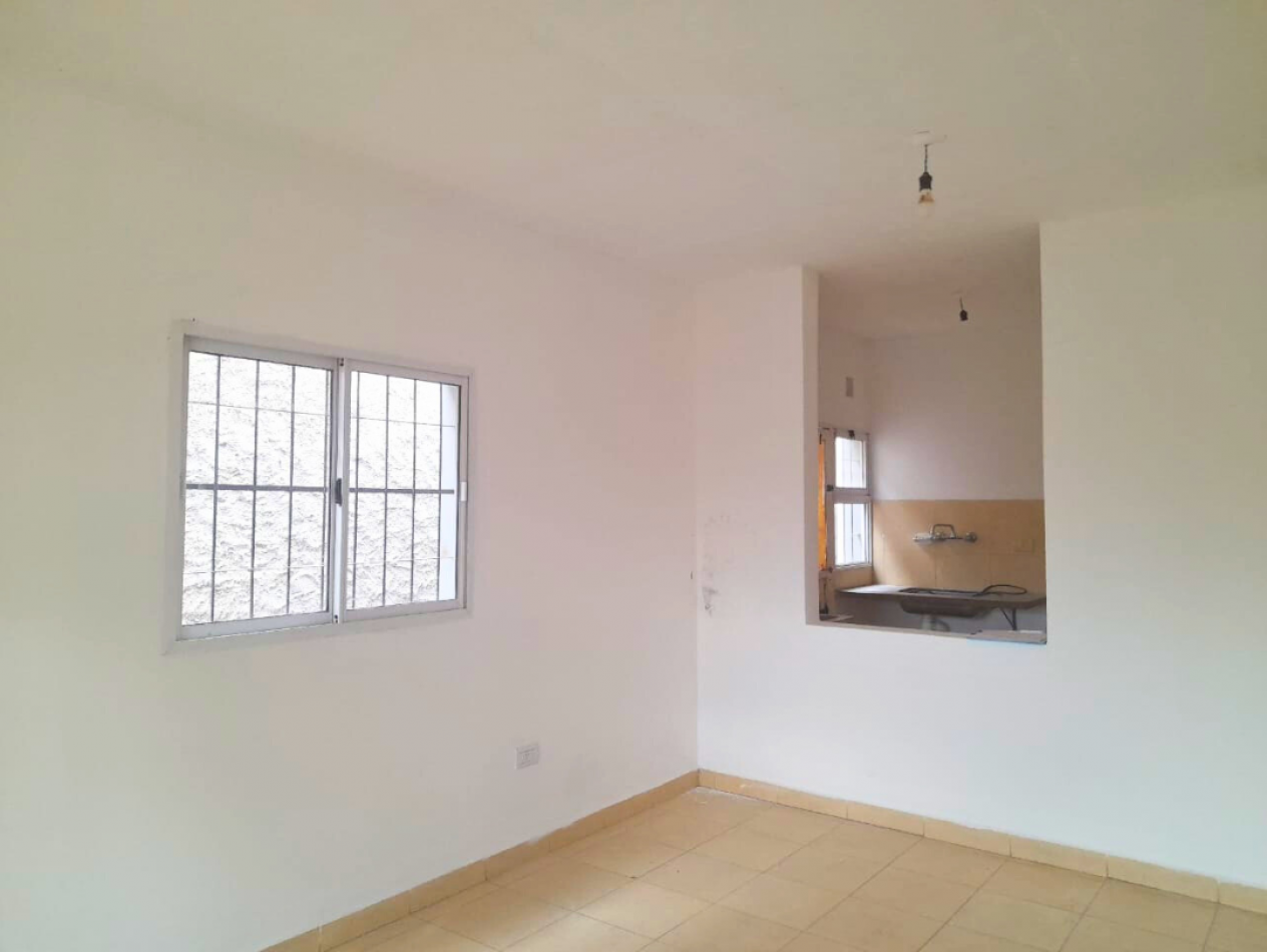 ALQUILER CASA 2 DORMITORIOS - B° 89 VIVIENDAS - 