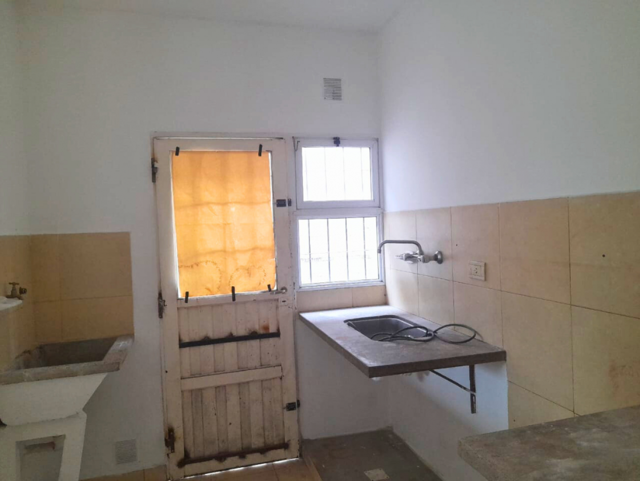ALQUILER CASA 2 DORMITORIOS - B° 89 VIVIENDAS - 