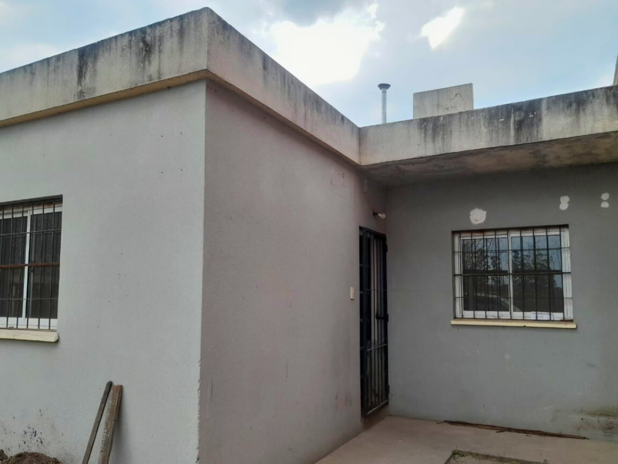 ALQUILER CASA 2 DORMITORIOS - B° 89 VIVIENDAS - 