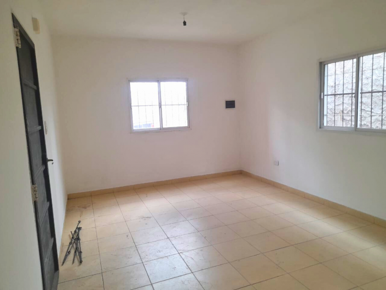 ALQUILER CASA 2 DORMITORIOS - B° 89 VIVIENDAS - 